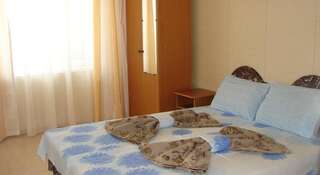 Гостевой дом Mini Hotel Beliy Parus Вардане Стандартный двухместный номер с 1 кроватью или 2 отдельными кроватями-11