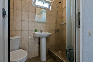 Гостевой дом Гостевой дом Белый парус Вардане Двухместный номер с 2 отдельными кроватями и балконом-5