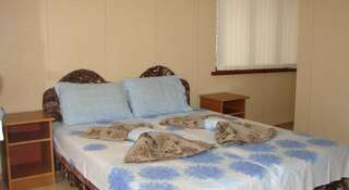 Гостевой дом Mini Hotel Beliy Parus Вардане Стандартный двухместный номер с 1 кроватью или 2 отдельными кроватями-15