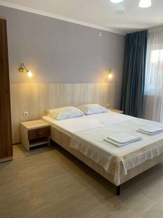 Гостевой дом Гостевой дом Белый парус Вардане Двухместный номер с 1 кроватью или 2 отдельными кроватями и общей ванной комнатой-3