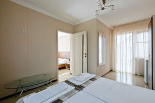 Гостевой дом Гостевой дом Белый парус Вардане Семейный номер с балконом-3