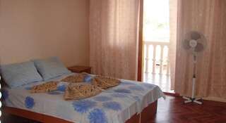 Гостевой дом Mini Hotel Beliy Parus Вардане Стандартный двухместный номер с 1 кроватью или 2 отдельными кроватями-28