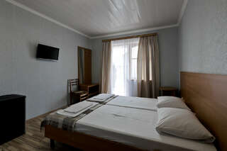 Гостевой дом Гостевой дом Белый парус Вардане Двухместный номер с 2 отдельными кроватями и балконом-4