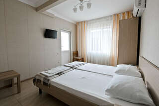 Гостевой дом Гостевой дом Белый парус Вардане Двухместный номер "Стандарт"  с двумя односпальными кроватями без балкона-2