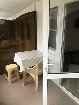 Гостевой дом Гостевой дом Белый парус Вардане Двухместный номер с 1 кроватью или 2 отдельными кроватями и общей ванной комнатой-6