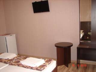 Гостевой дом Mini Hotel Beliy Parus Вардане Двухместный номер Делюкс с 1 кроватью или 2 отдельными кроватями и балконом-3